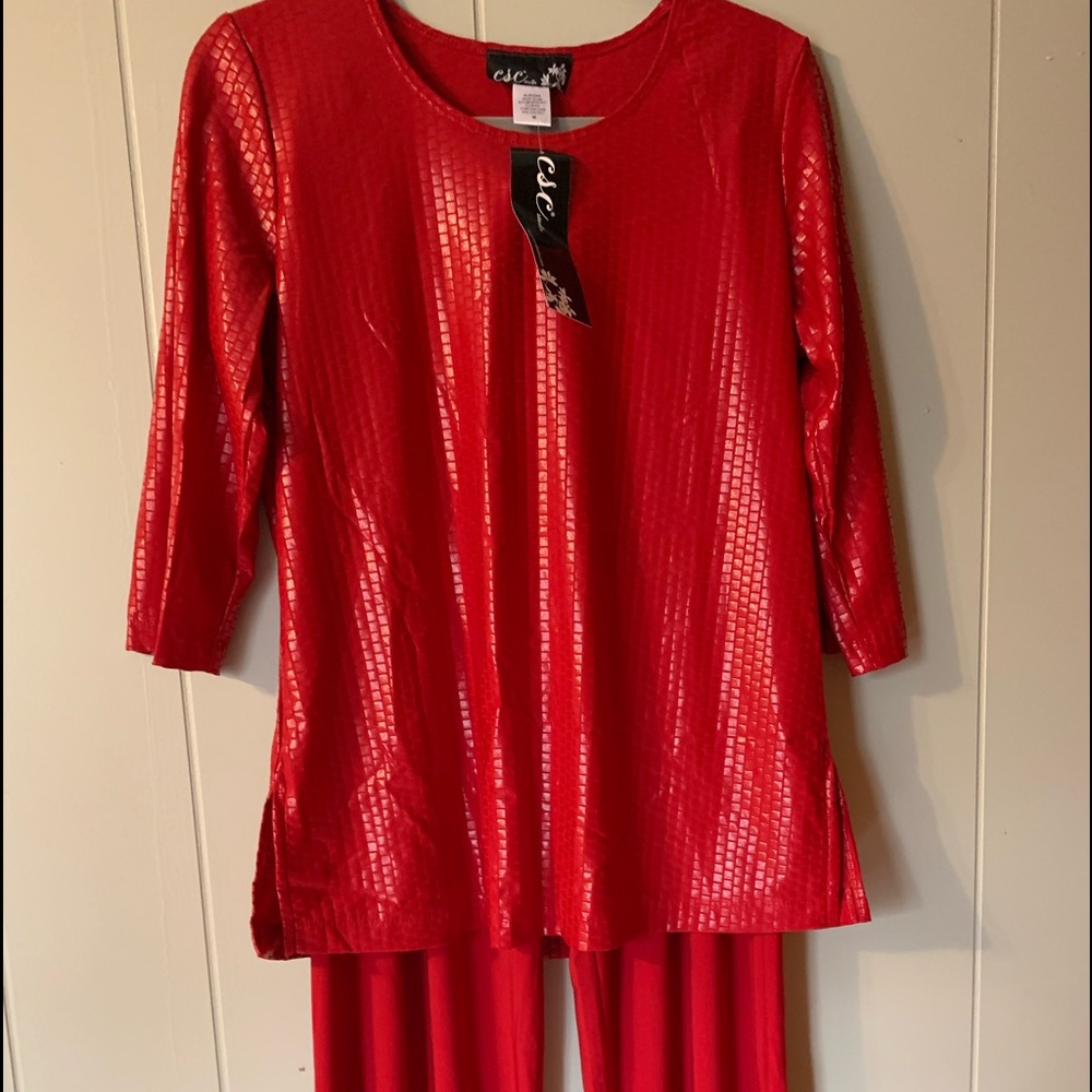 NWT Sz Med CSC Red pantsuit. 3/4 sleeve top & straight wide pant.